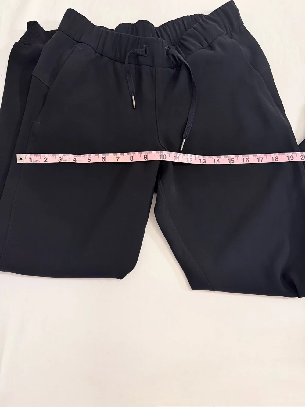 Lululemon Athletics Women’s Black Jogger Pants with Drawstring in Black Size 8